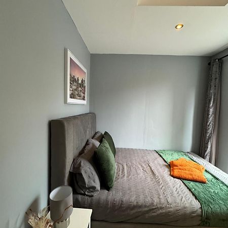 2 Bedroom Flat In Euston 2 Mins Away From Station, No Lift Лондон Экстерьер фото