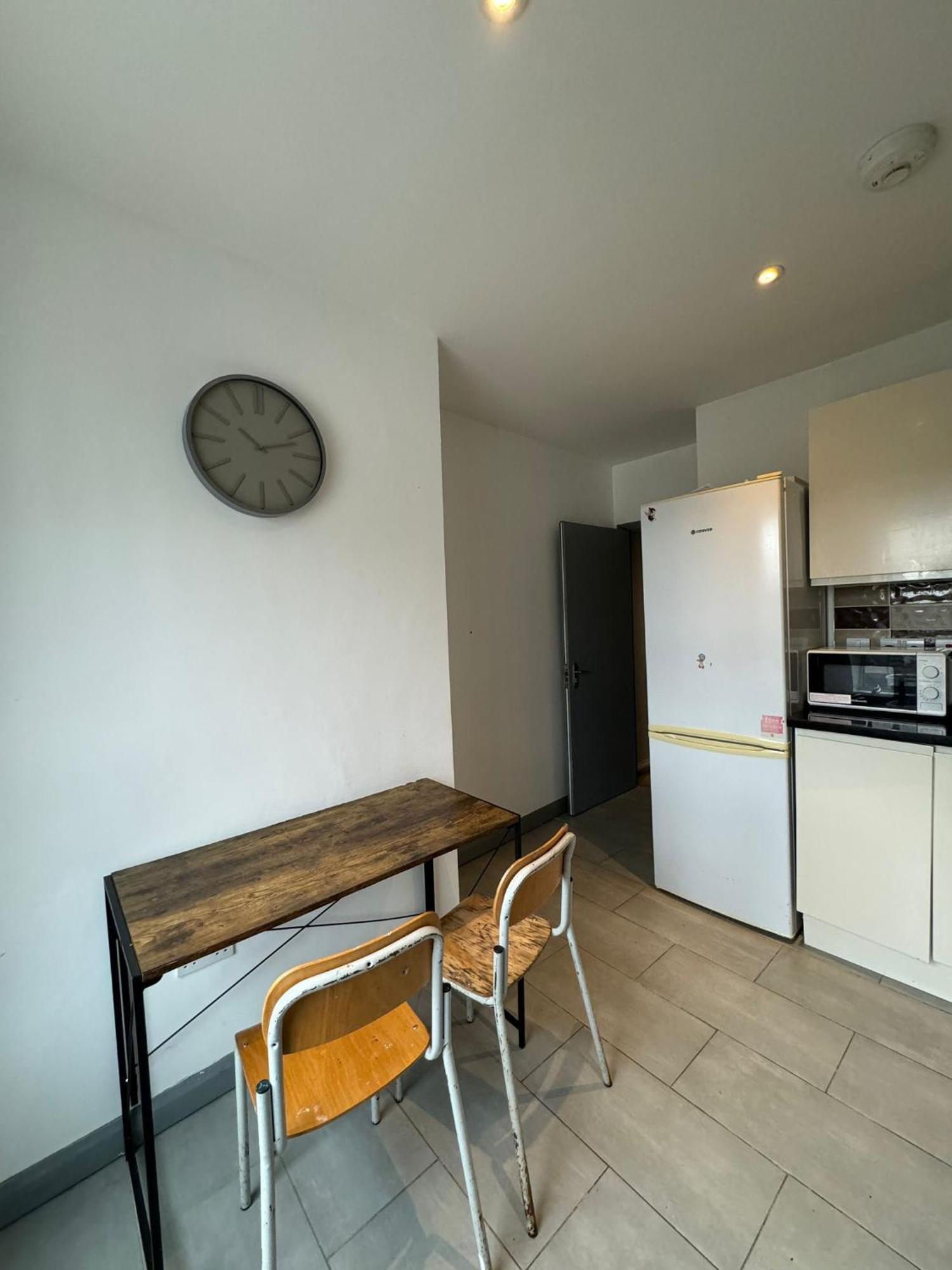 2 Bedroom Flat In Euston 2 Mins Away From Station, No Lift Лондон Экстерьер фото