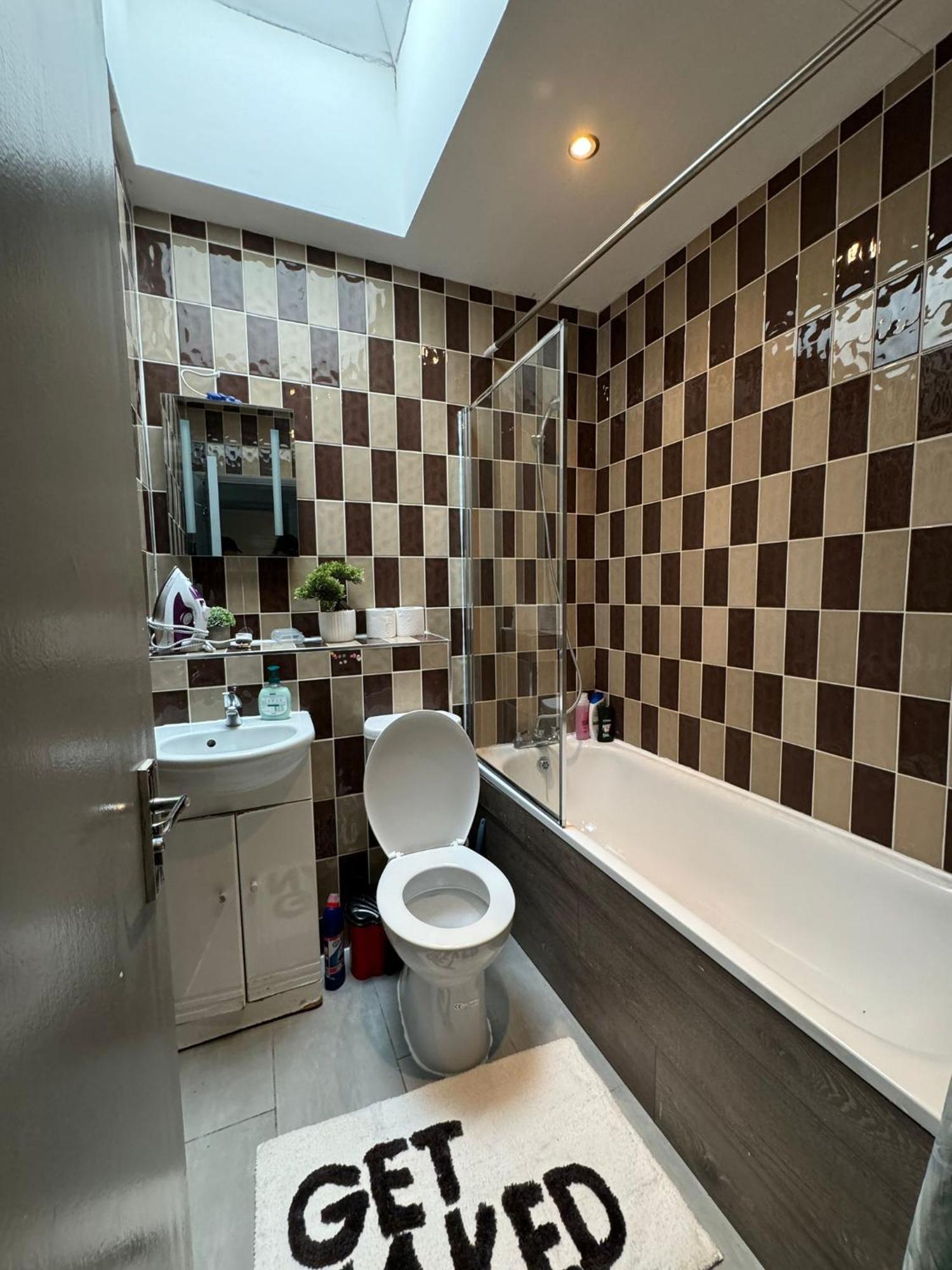 2 Bedroom Flat In Euston 2 Mins Away From Station, No Lift Лондон Экстерьер фото
